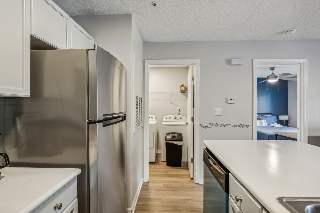 Carlson Bay, 969-203, · Unit 1/1