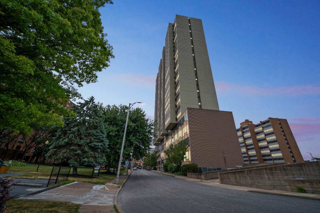 Pa Place 1306, 1br