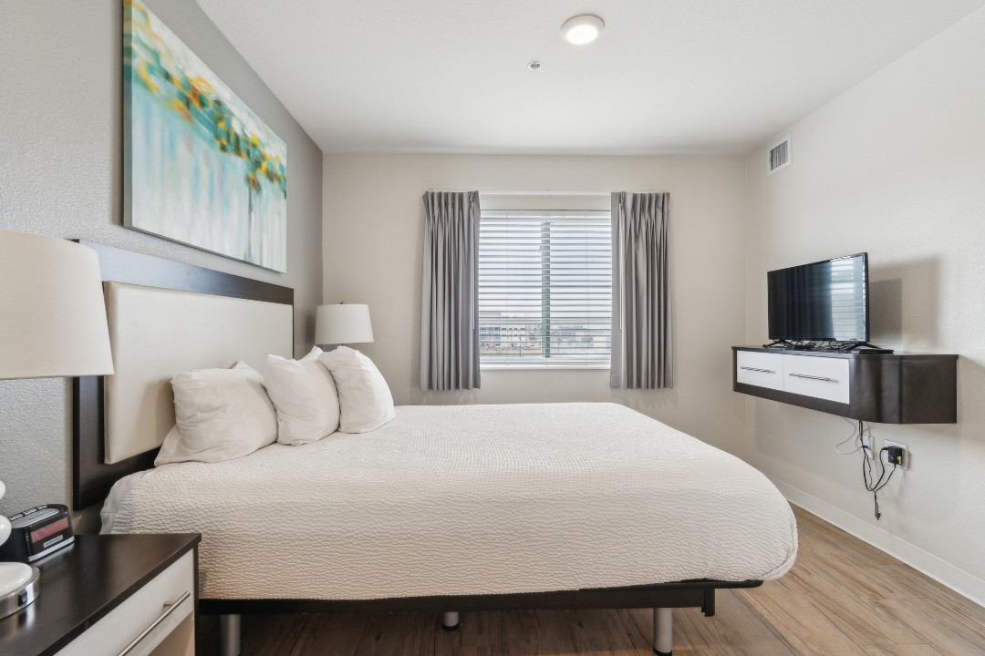 Simplicity At the Rim · Unit 1404 2/2