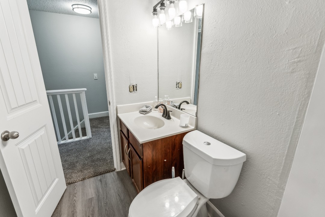 Brentwood Hills, D6 - · Unit 2/2