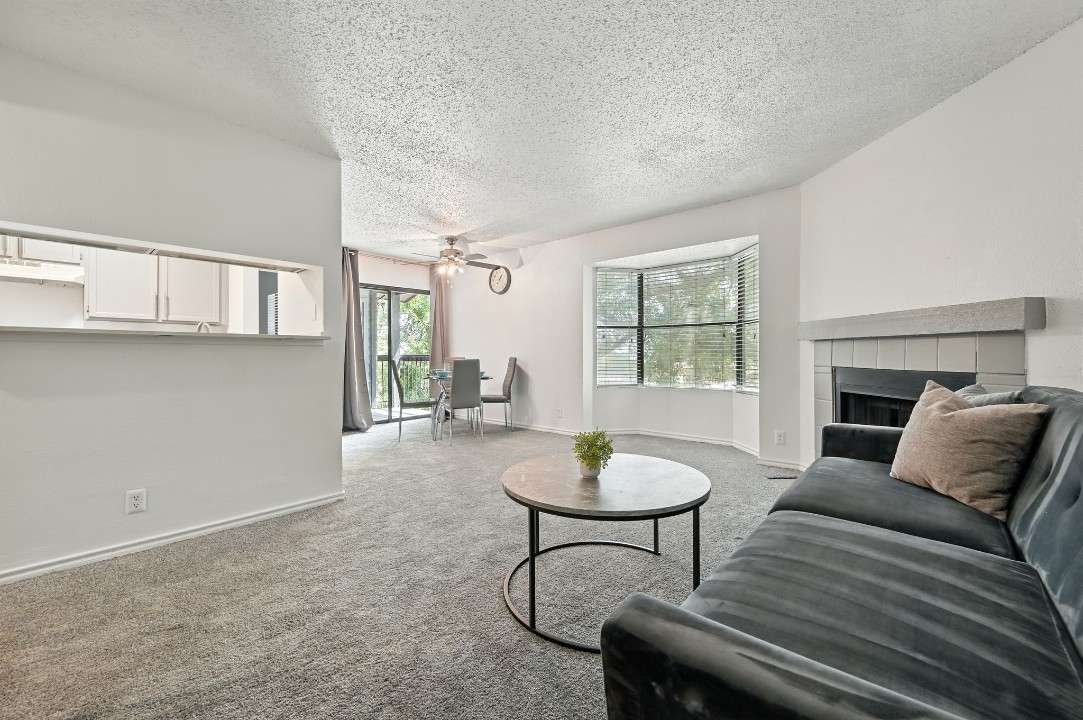Mueller Flats · Unit 212 2/2