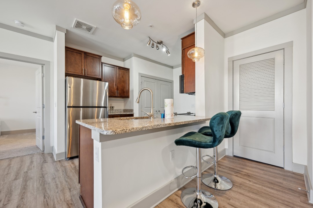 Overlook at Farragut 2205, · Unit 2/2