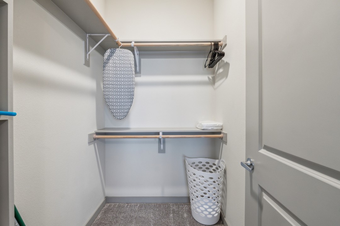 Chisholm Trace · Unit 1233 1/1