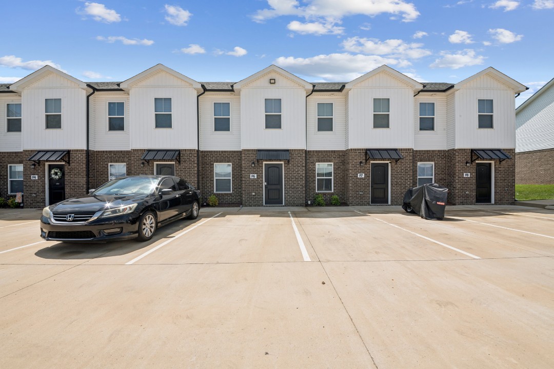 Arte Luxury townhomes D6 2/2.5