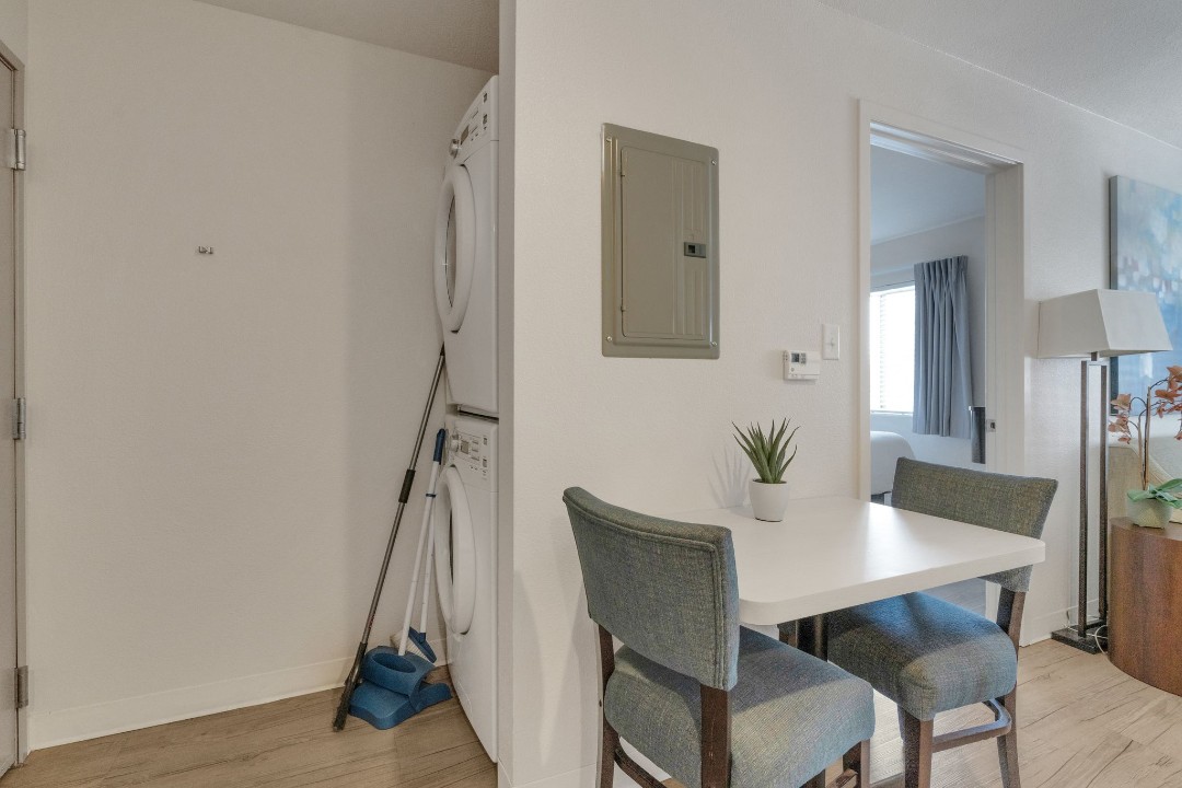 Simplicity At the Rim · Unit 1203  1/1