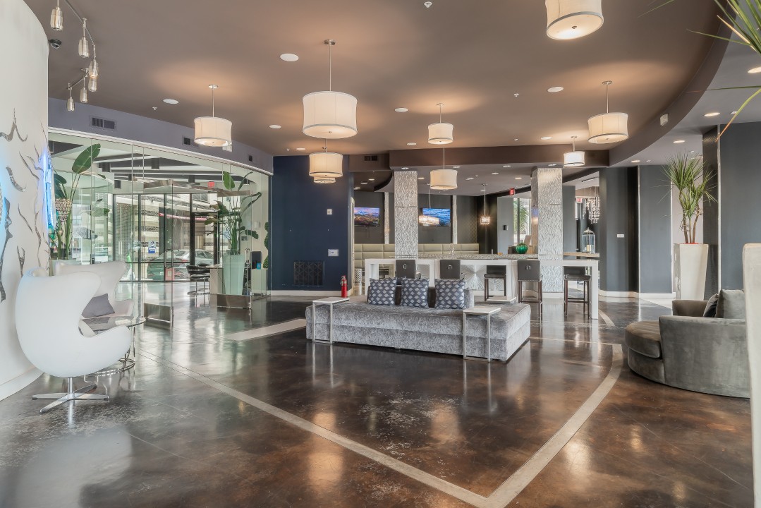 Park West 223, 1br