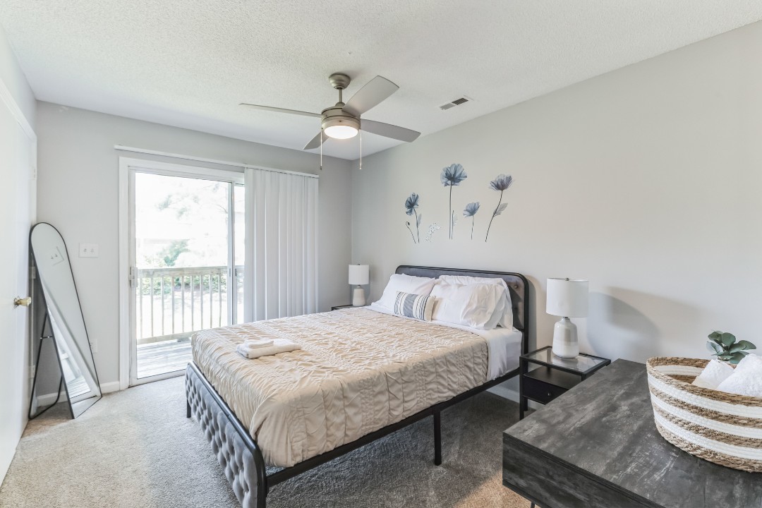 Carlson Bay, 3516-202, · Unit 1/1