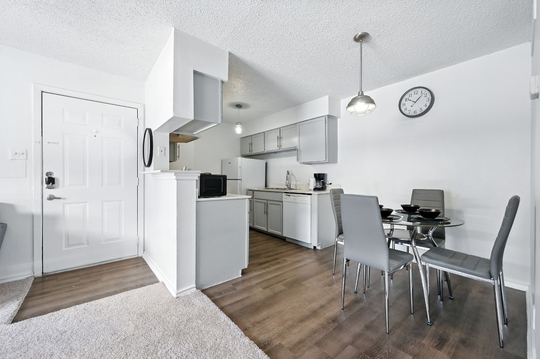 Mueller Flats · Unit 329 1/1