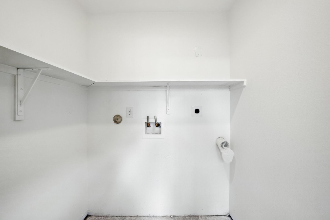 Mueller Flats · Unit 1613 1/1