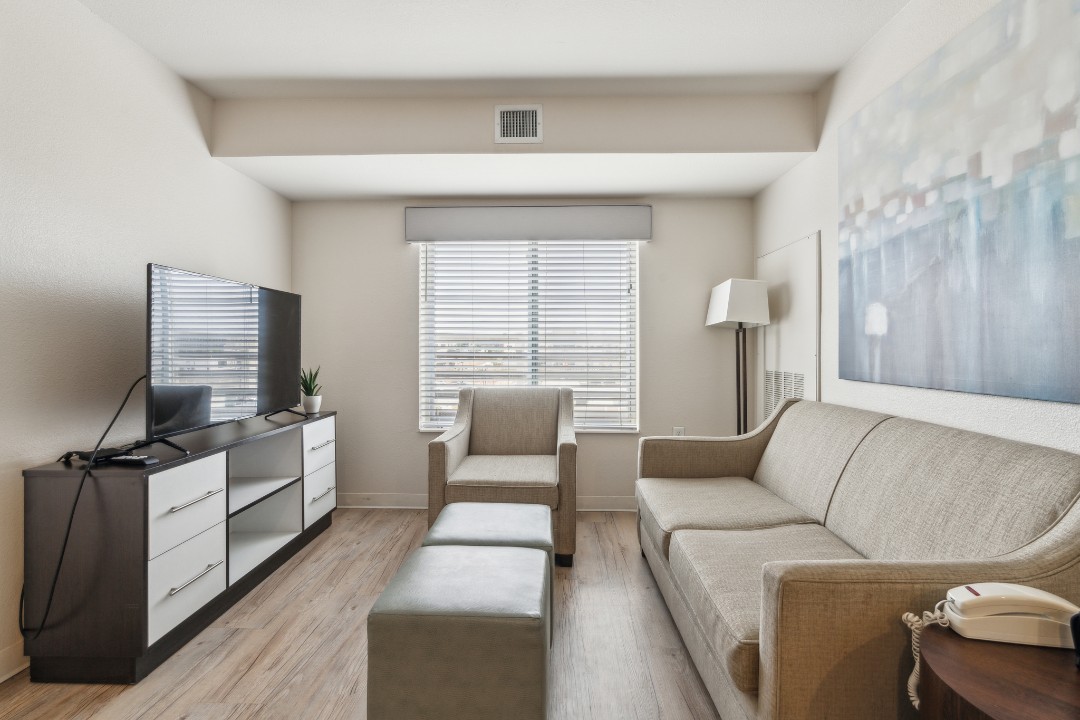 Simplicity At the Rim · Unit 1404 2/2