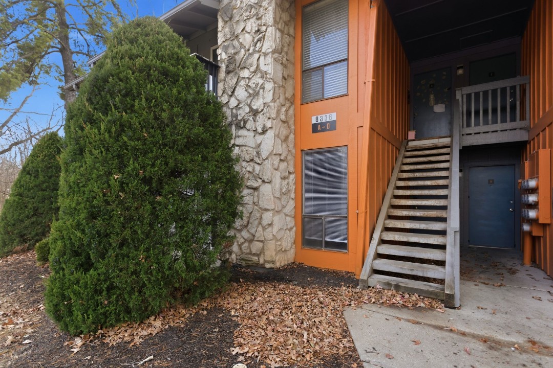 Hillcrest 8336A · Unit 2/1