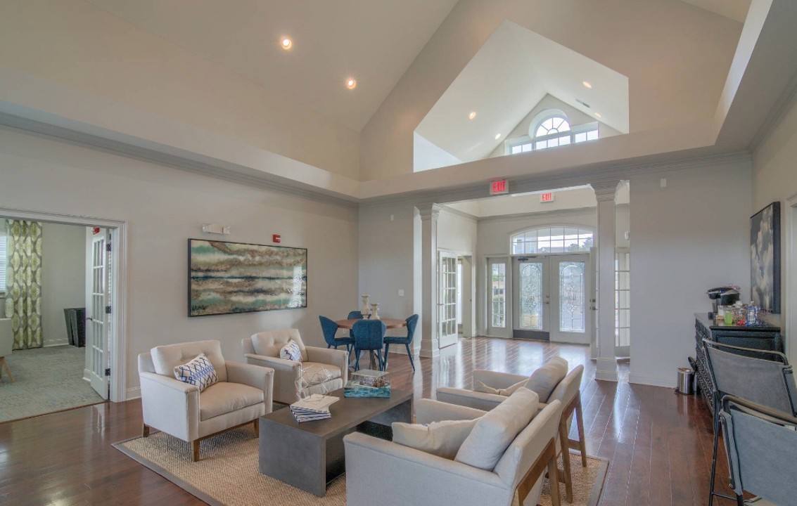 The Verandas, 2123 Calgary Crescent, · Unit 1/1