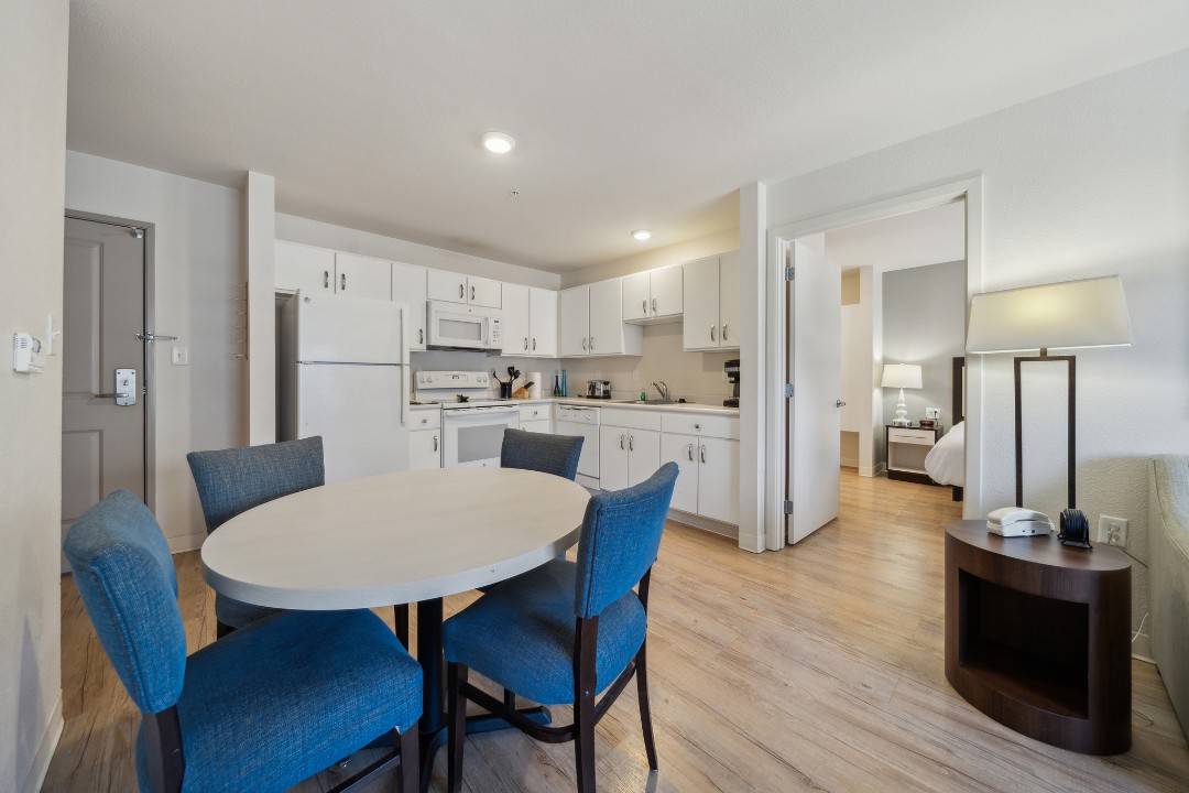 Simplicity At the Rim · Unit 1421 2/2