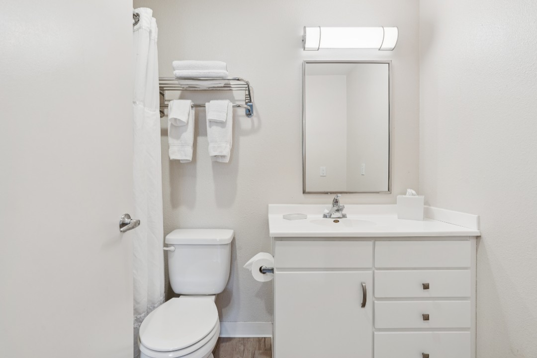 Simplicity At the Rim · Unit 1401 2/2
