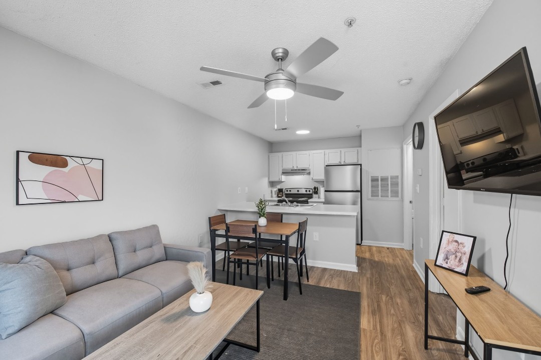 Meadowbrook 254-301 1bd/1bd