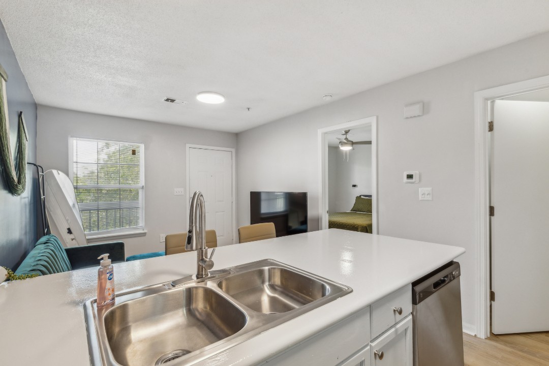 Carlson Bay, 969-304, · Unit 1/1
