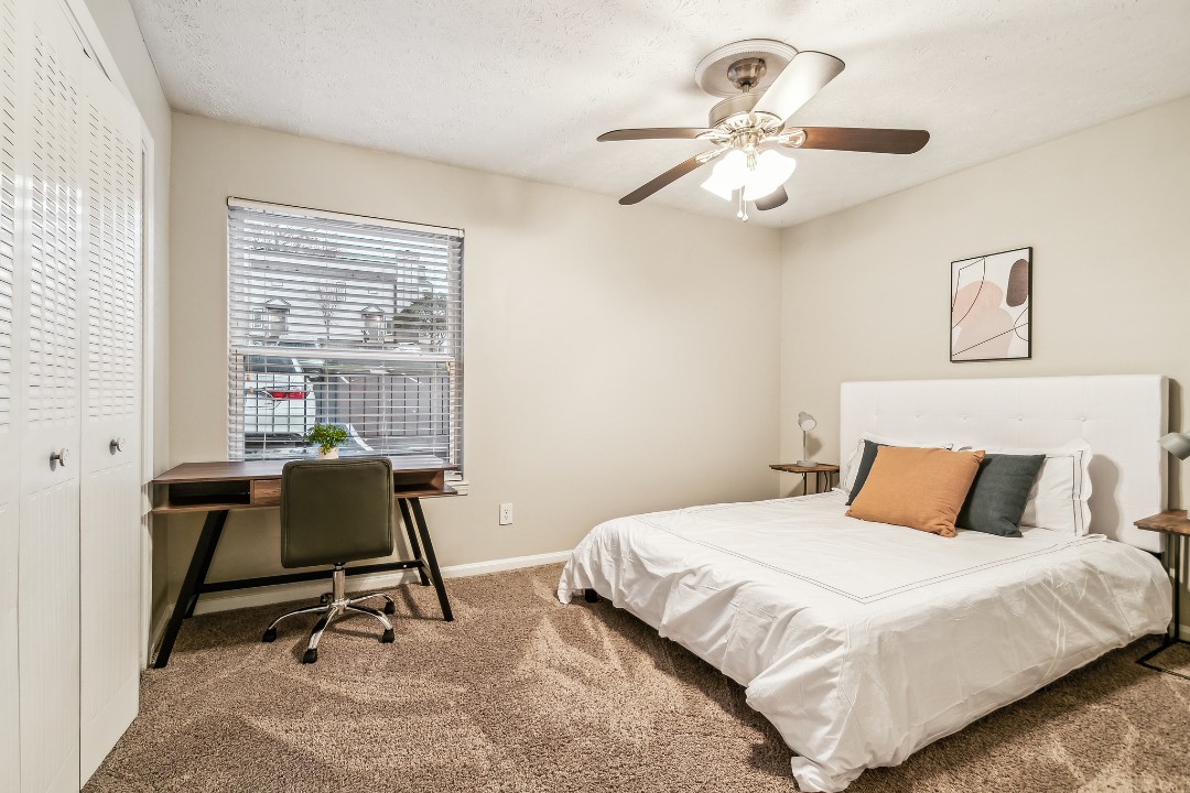 2 Bedrooms · Signature layout