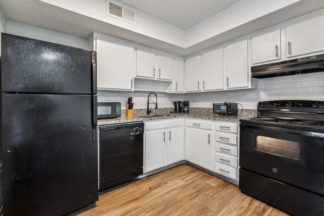 Brentwood Hills, S6 - 2/1.5