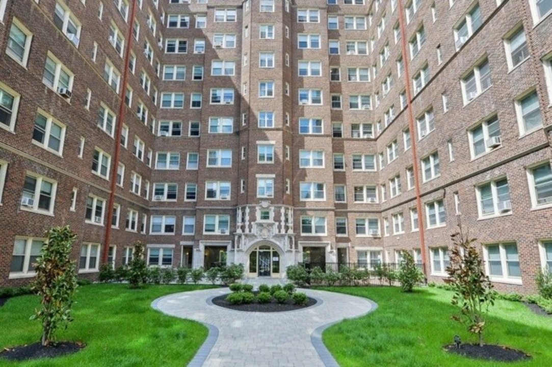 Fairfax Apartments · Unit 604 1/1