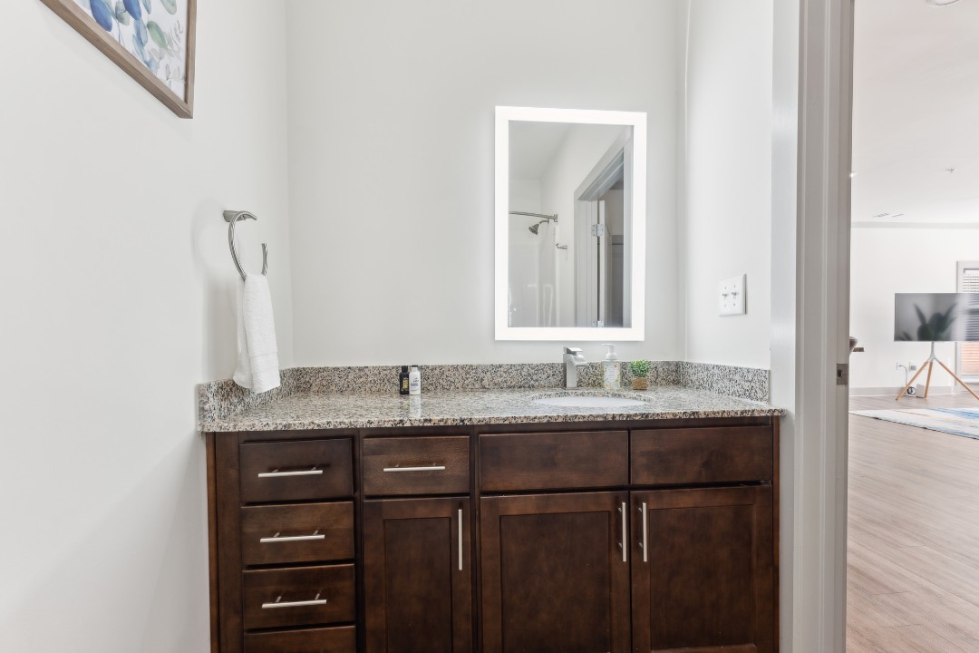Overlook at Farragut 3005, · Unit 2/2