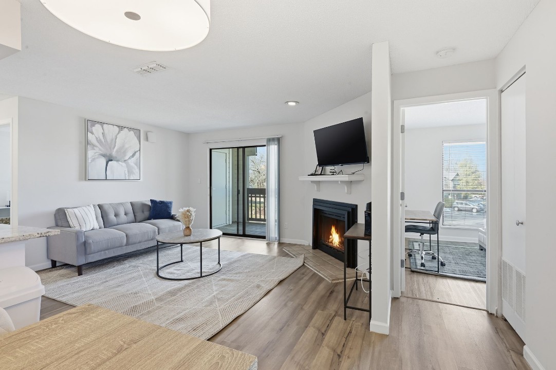 Taylor at 502 · Unit unit 2201-201 2/2