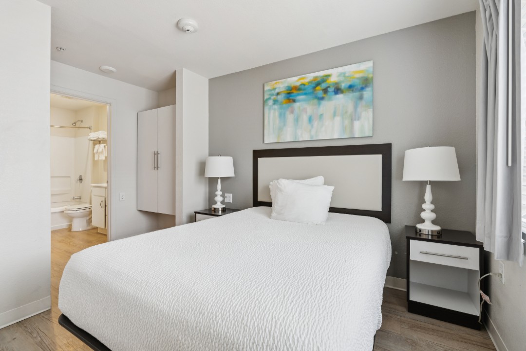 Simplicity At the Rim · Unit 1401 2/2