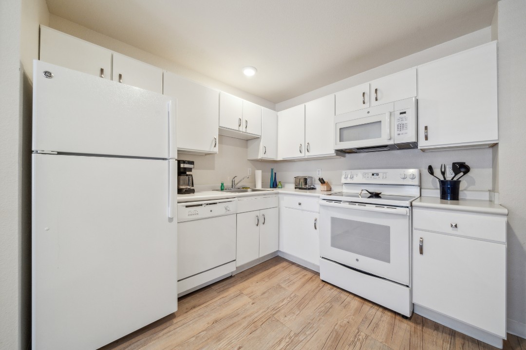 Simplicity At the Rim · Unit 1303  1/1