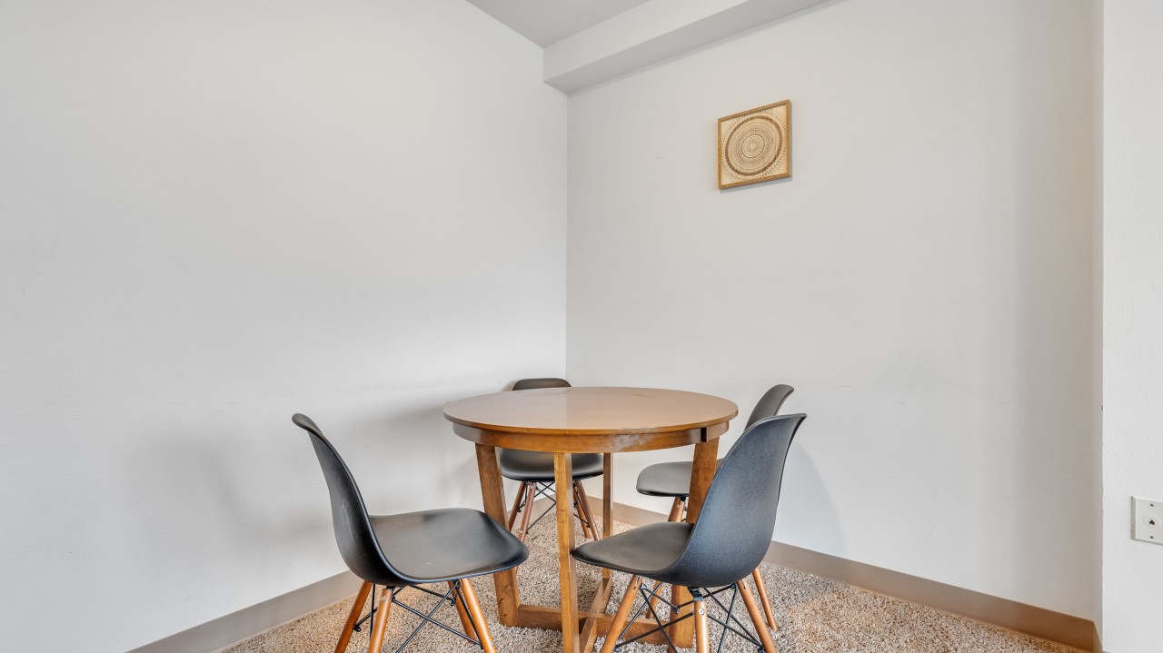 Pa Place 1801, 2br