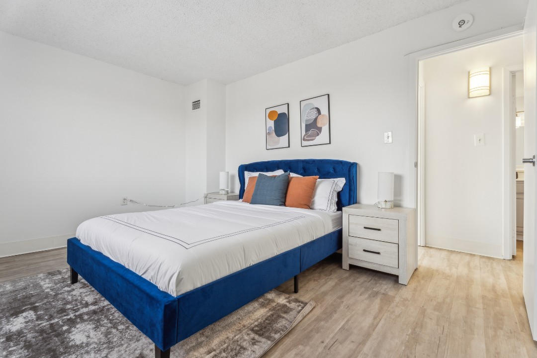 2 Bedrooms · Signature layout