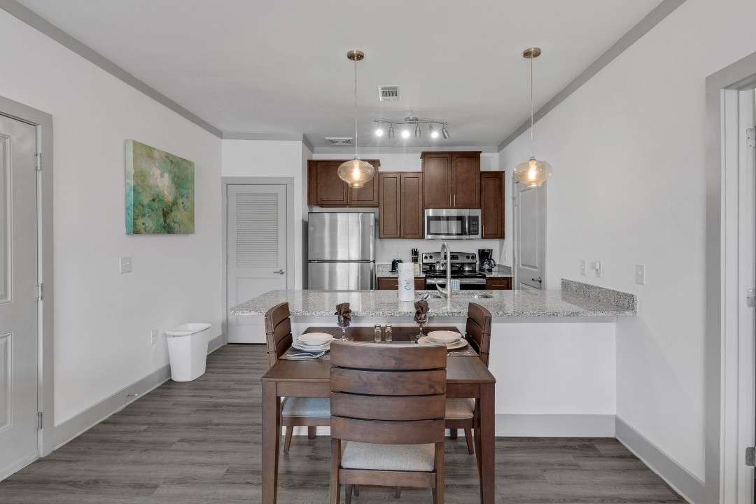 Overlook at Farragut 3210, 1BD/1BA