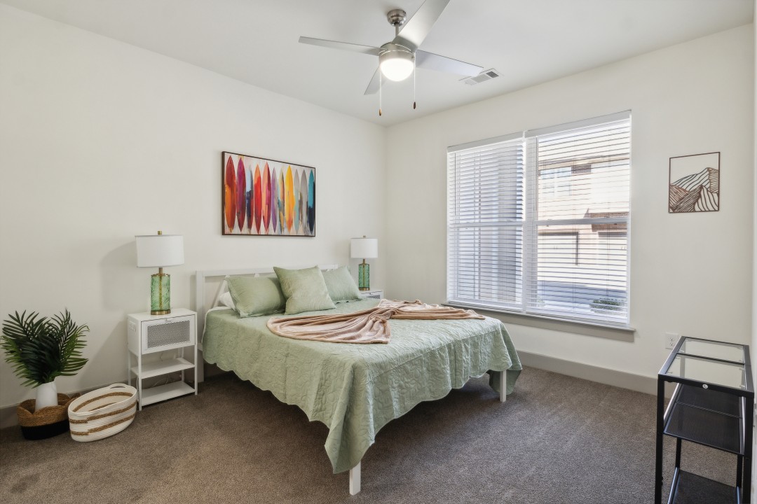 Overlook at Farragut 5001, 1BD/1BA