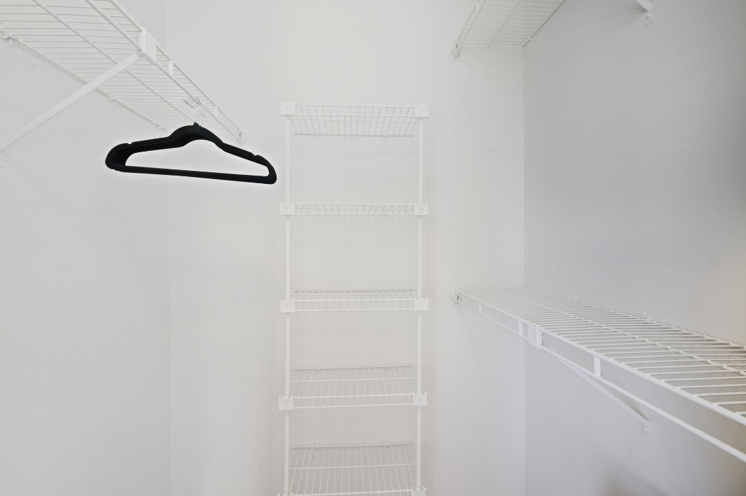 Taylor at 502 · Unit unit 8902-200 2/2