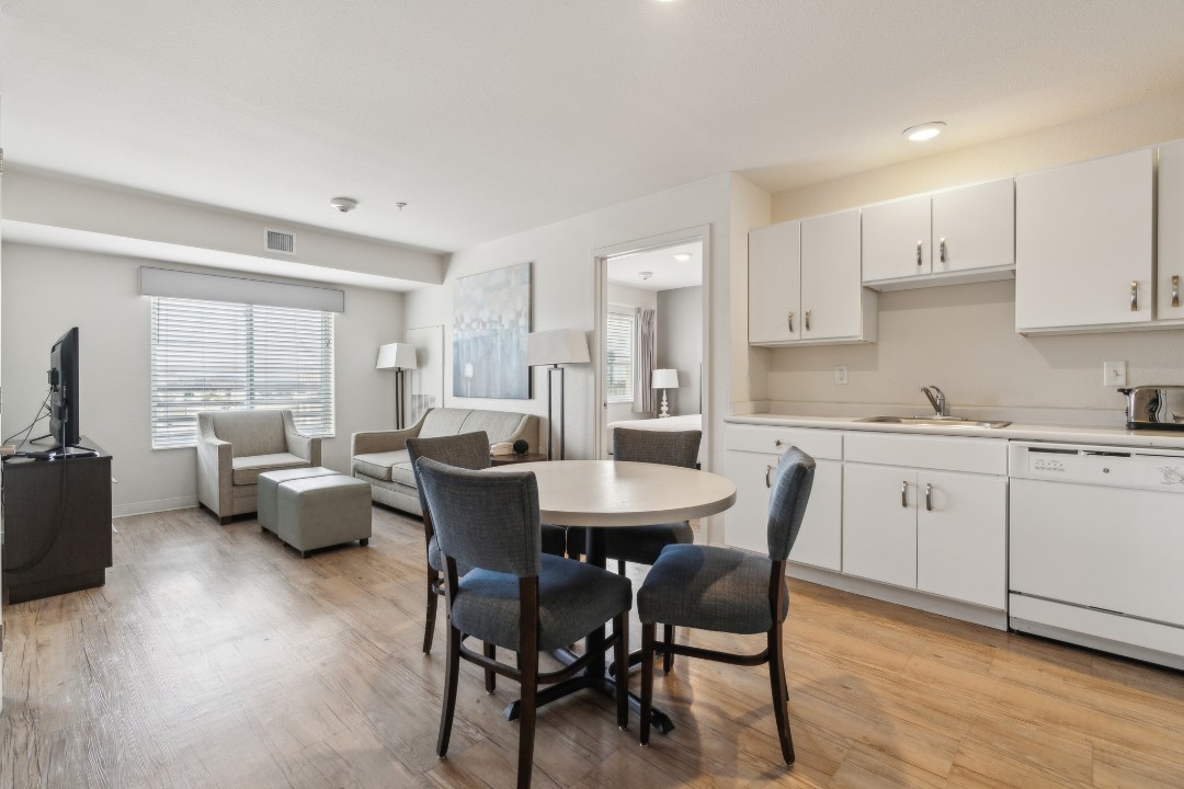 Simplicity At the Rim · Unit 1404 2/2