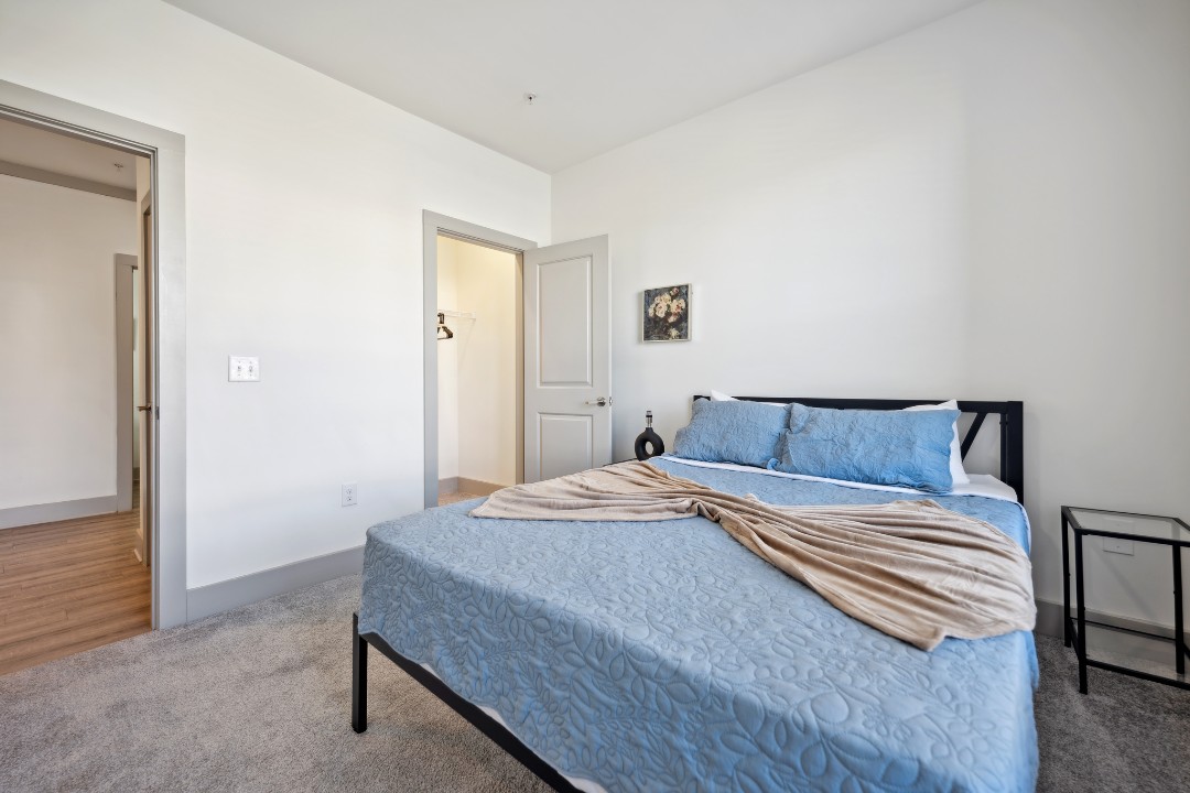 Overlook at Farragut 2205, · Unit 2/2