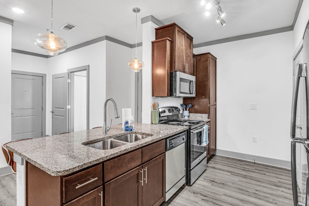 Overlook at Farragut 4001, · Unit 2/2