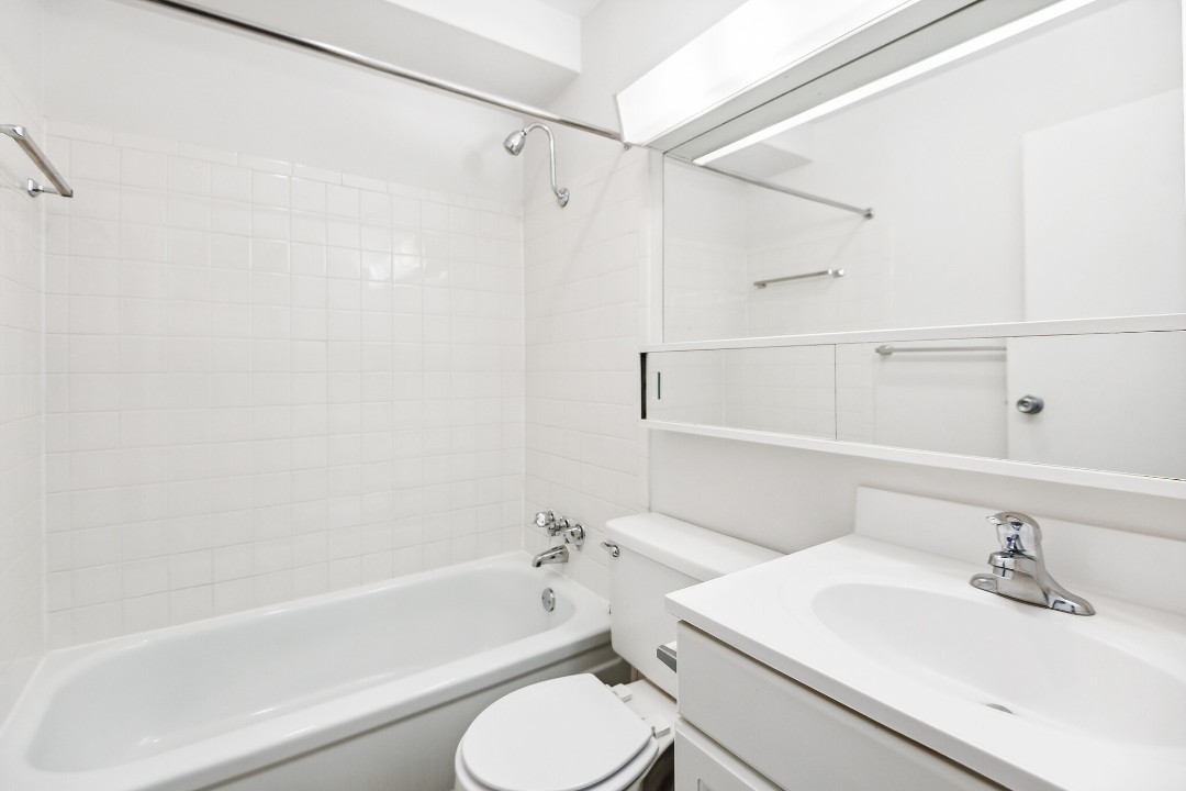 Pa Place 1114, 1br