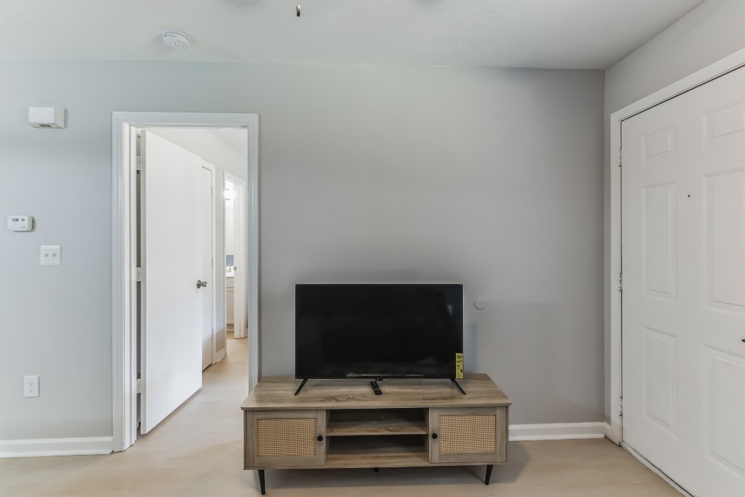 Carlson Bay, 965-301, · Unit 1/1