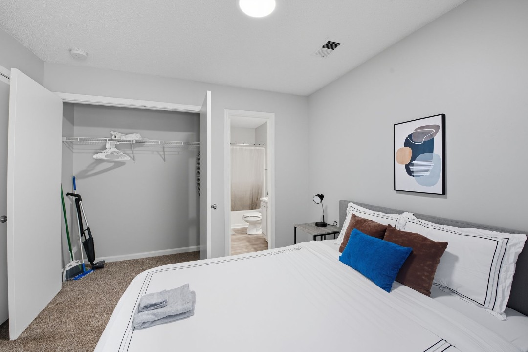 Meadowbrook 254-202 1bd/1bd