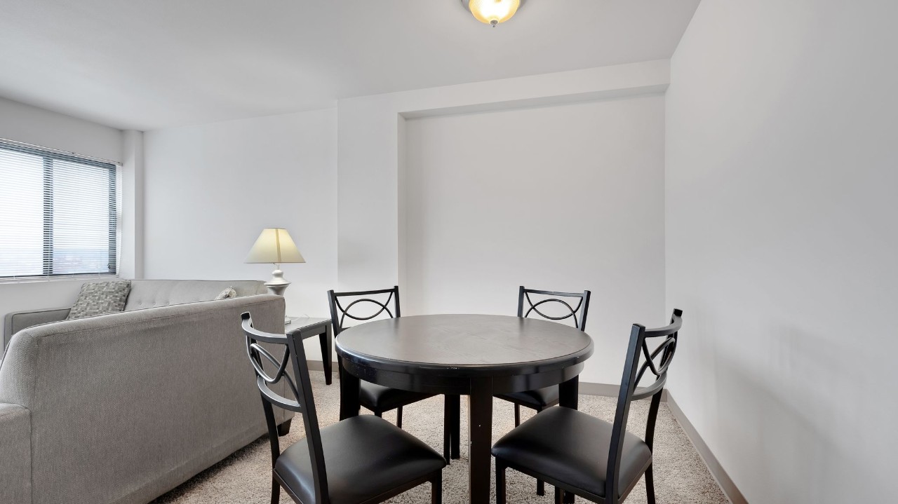 Pa Place 1203, 1br