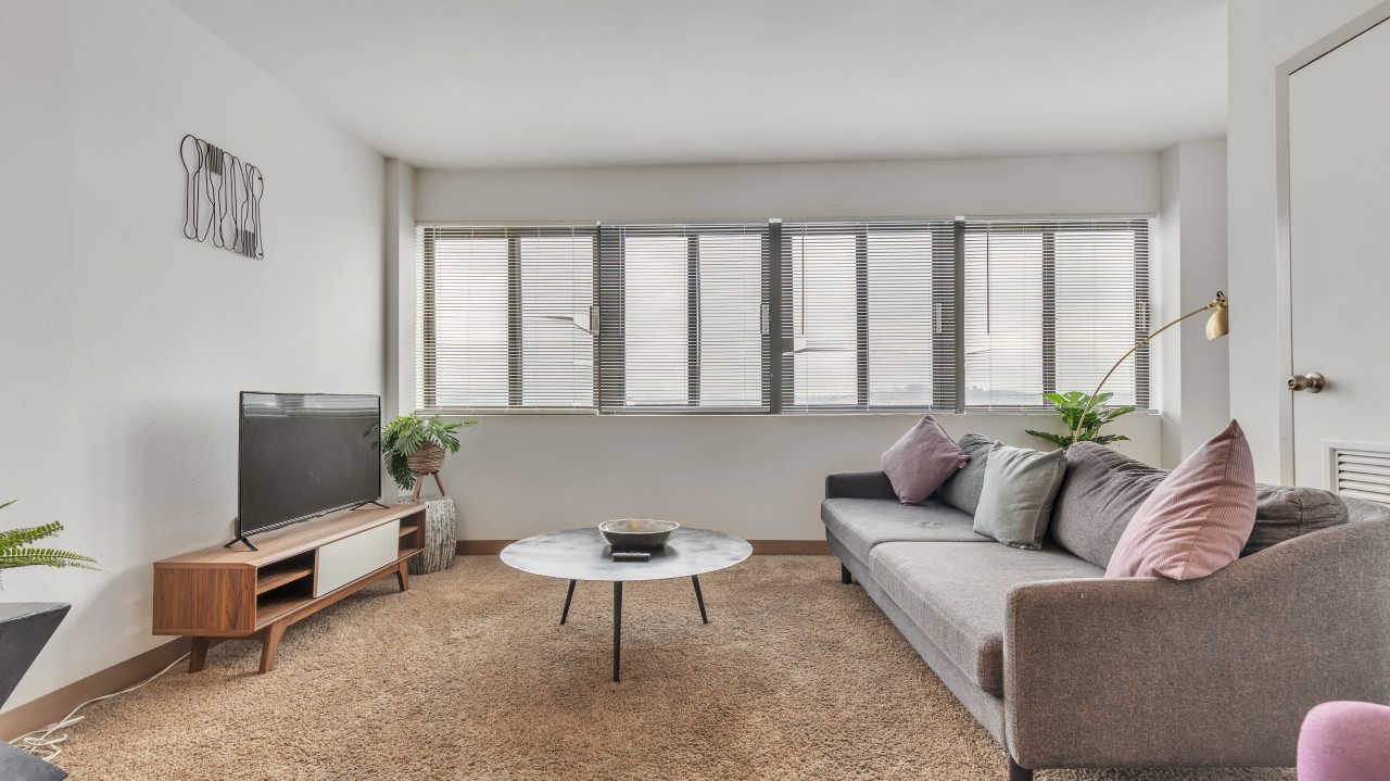 Pa Place 1801, 2br