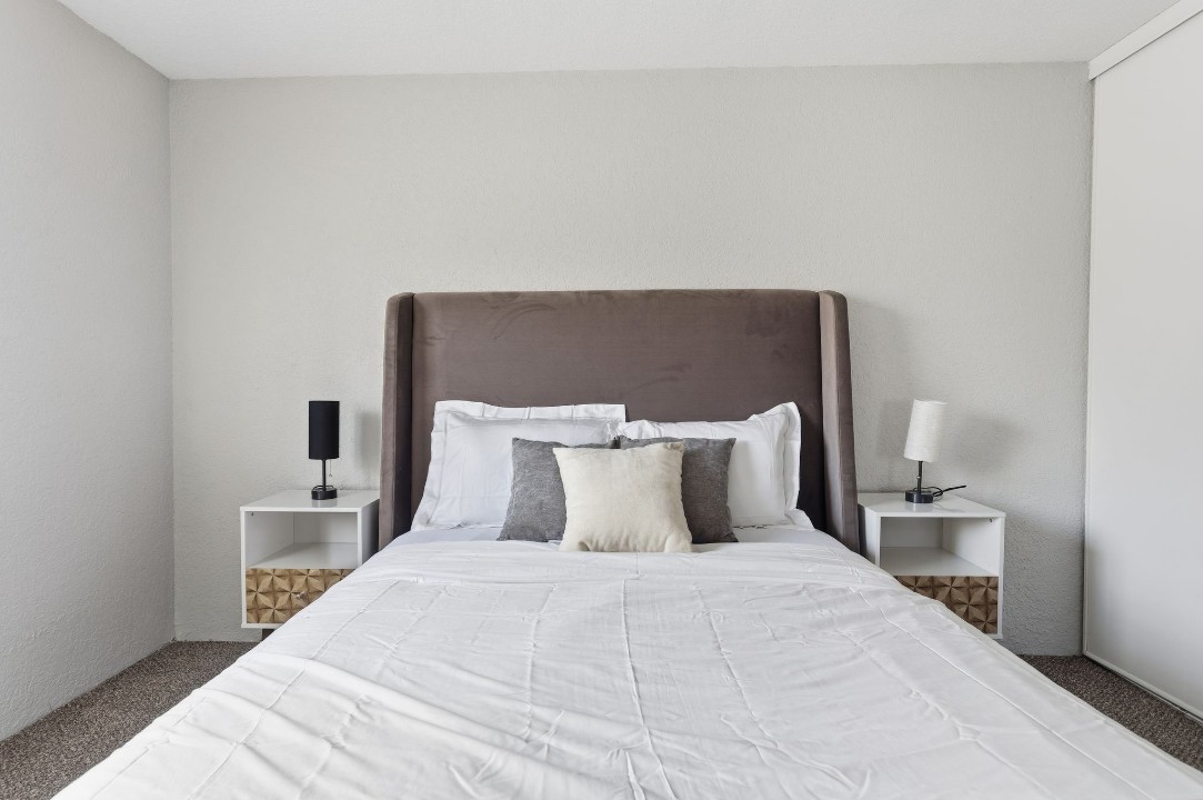 Hillcrest 8336A · Unit 2/1
