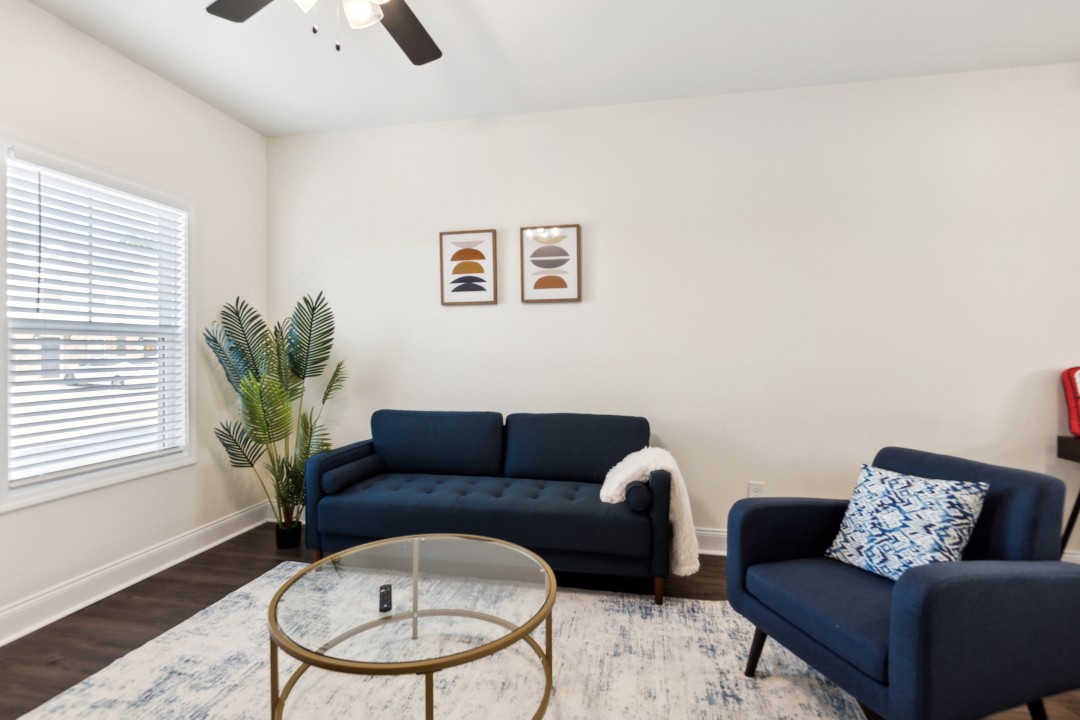 2 Bedrooms · Signature layout