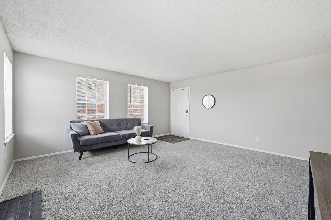 The Trails · Unit 323 2/1