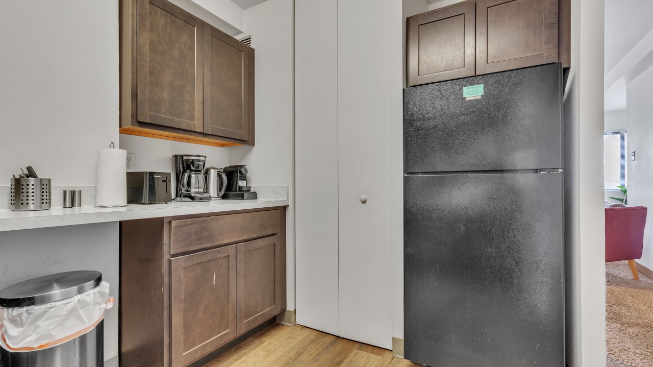 Pa Place 1801, 2br