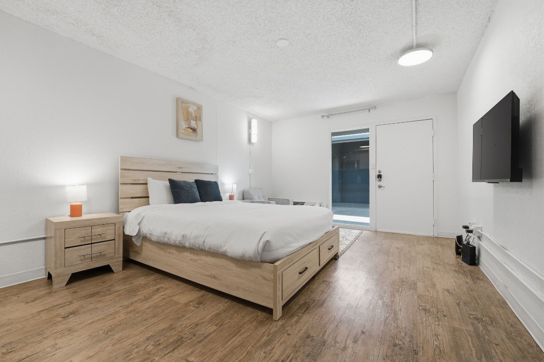 1 Bedroom · Signature layout