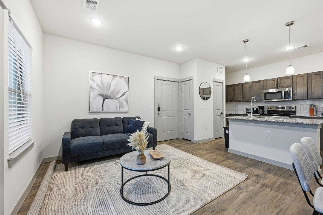 Chisholm Trace · Unit 1236 1/1