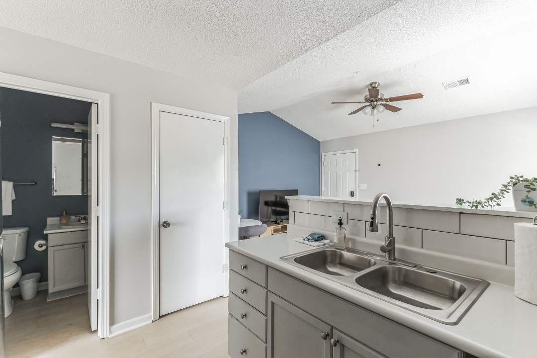 Carlson Bay, 3516-301, · Unit 1/1