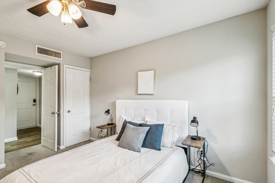 1 Bedroom · Signature layout