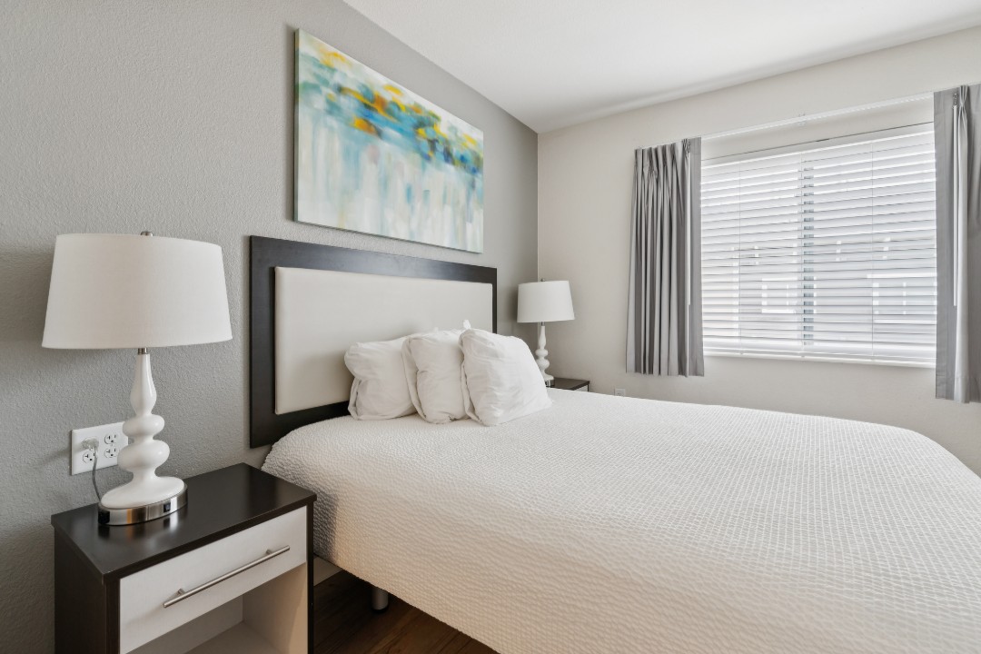 Simplicity At the Rim · Unit 1401 2/2