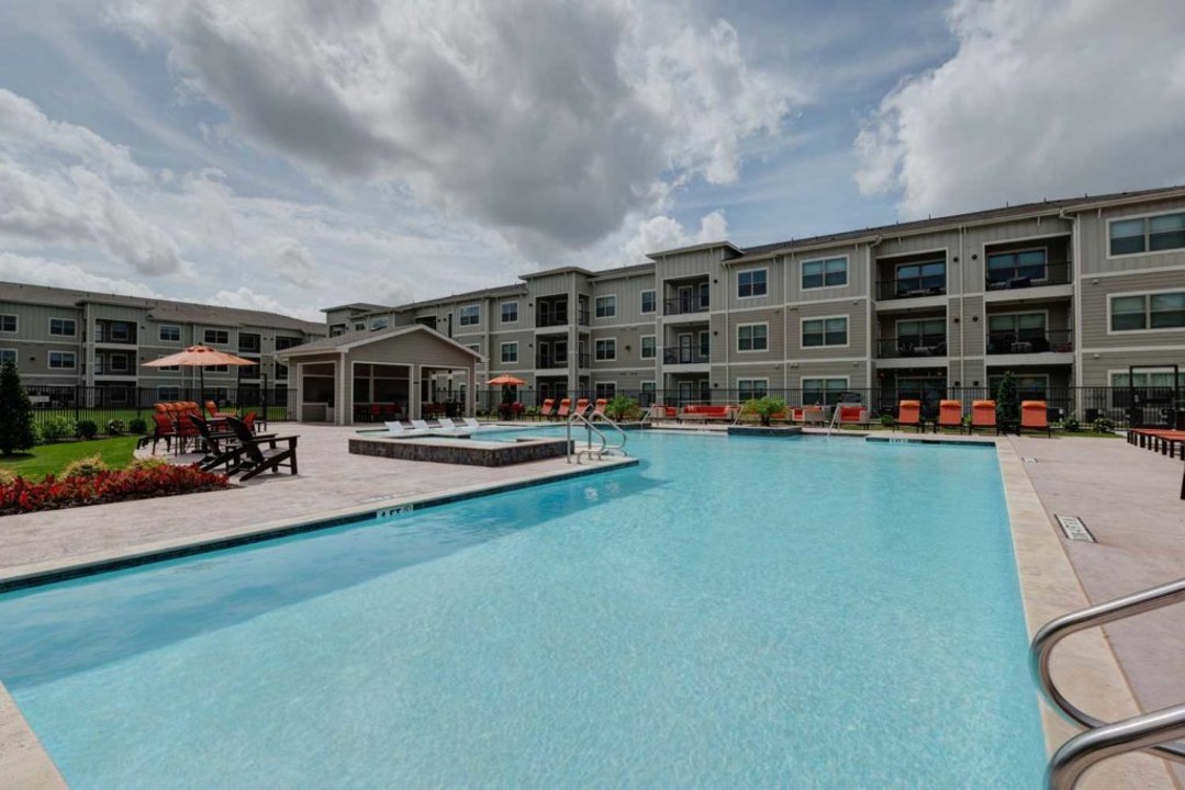 Smart Living Cypress Creek, · Unit 8302 2/2